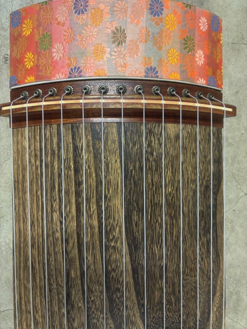 値下げ可能　直接引き取り希望　木製琴 13弦 花柄装飾 カバー付き
