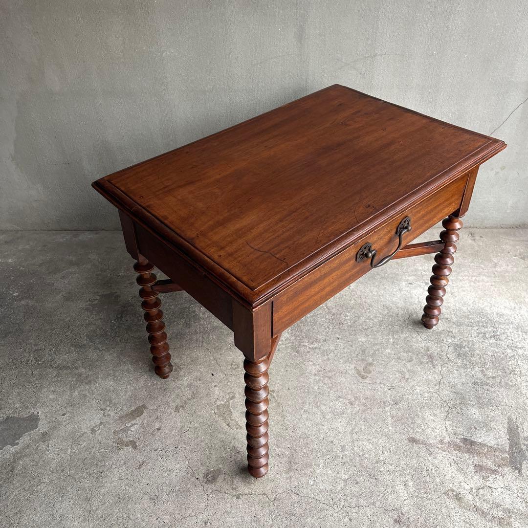 英国アンティーク　ナイトテーブル