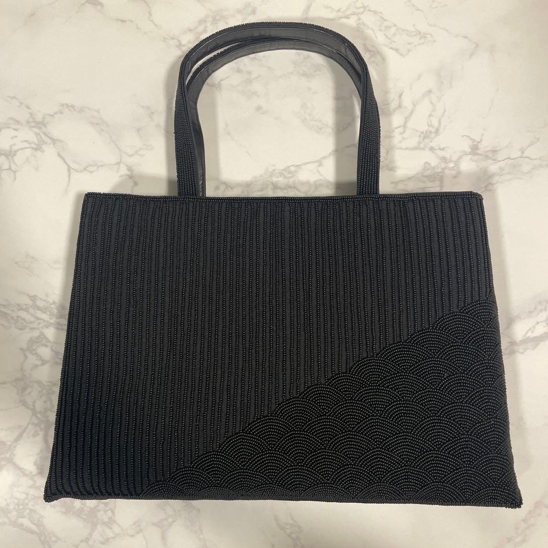 柏ビーズ　黒の波模様　フォーマルバッグ