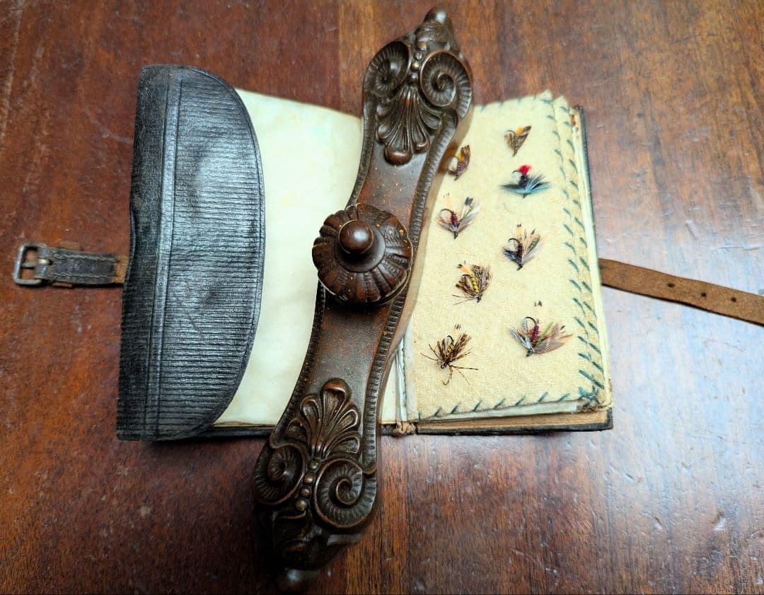 イギリスアンティーク １８世紀 毛針ノート 革装フライ手帳 英国 フィッシング