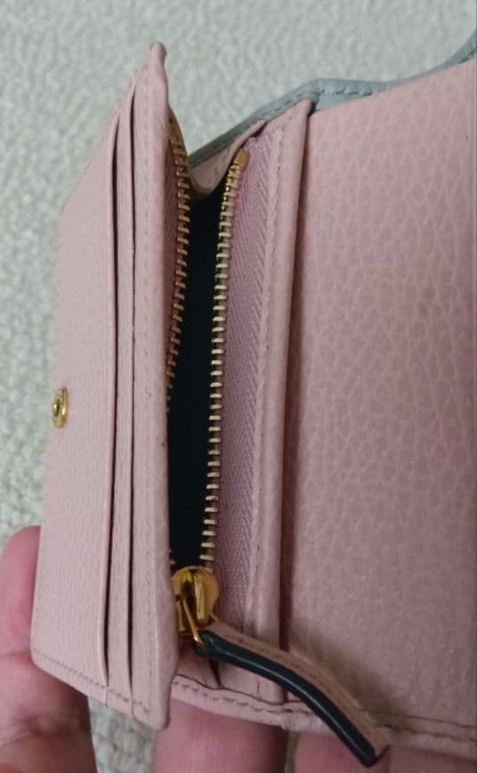 Gucci 二つ折り財布 グレー