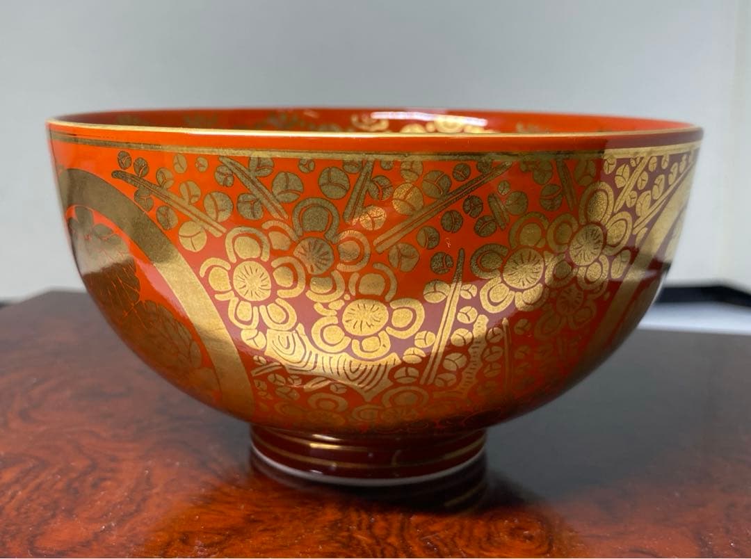 【茶道具】加藤城山造　金襴手葵紋茶碗（共箱）