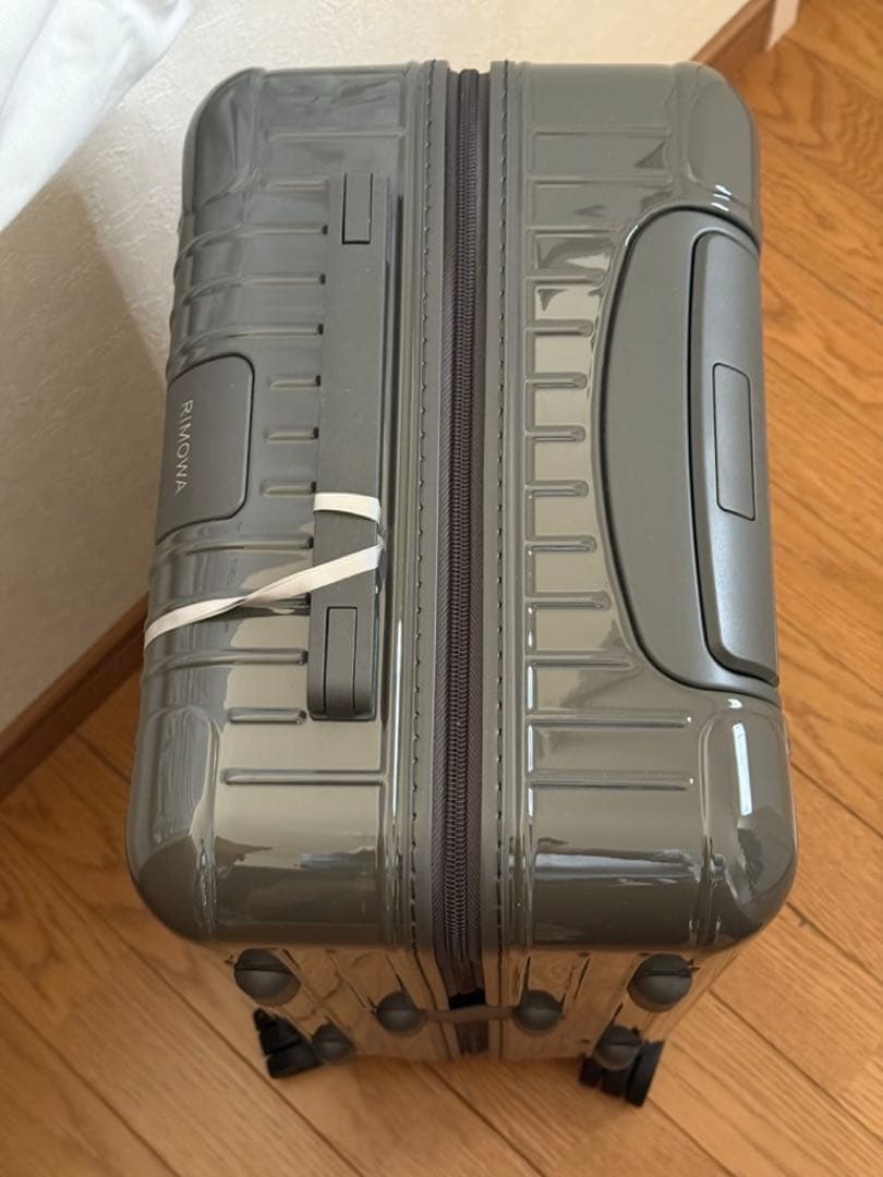 新品未使用　RIMOWA Essential Cabin スレート　グレー