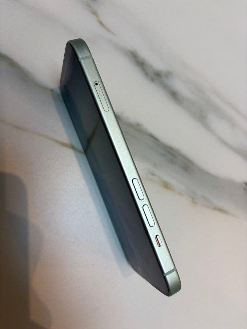 iPhone 15 128GB ミッドナイトグリーン