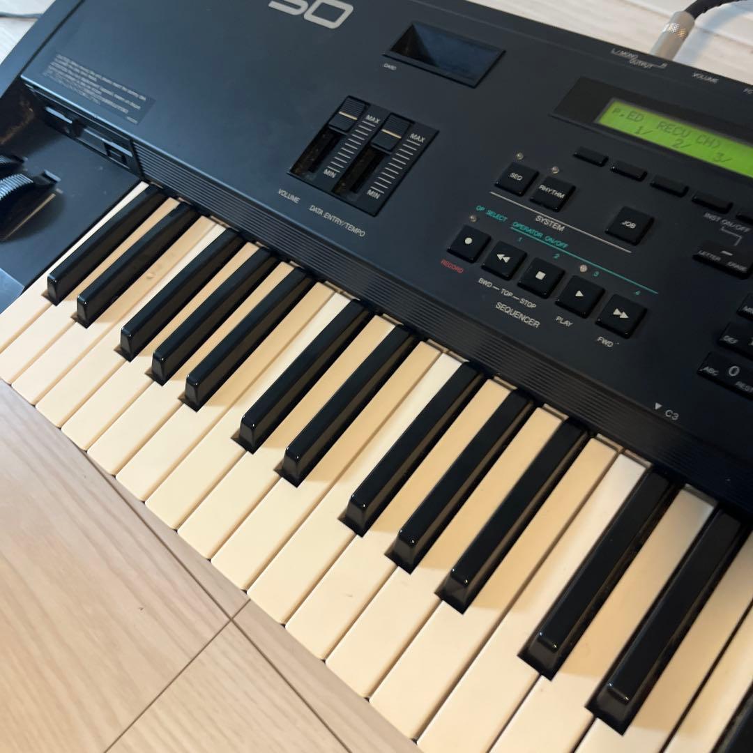 YAMAHA V50 シンセサイザー キーボード