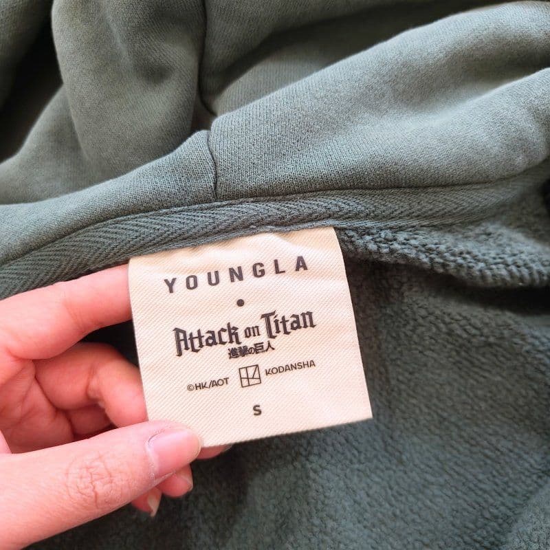 ヤングエルエー x 進撃の巨人 調査兵団 ジップアップ ブラック パーカー XL