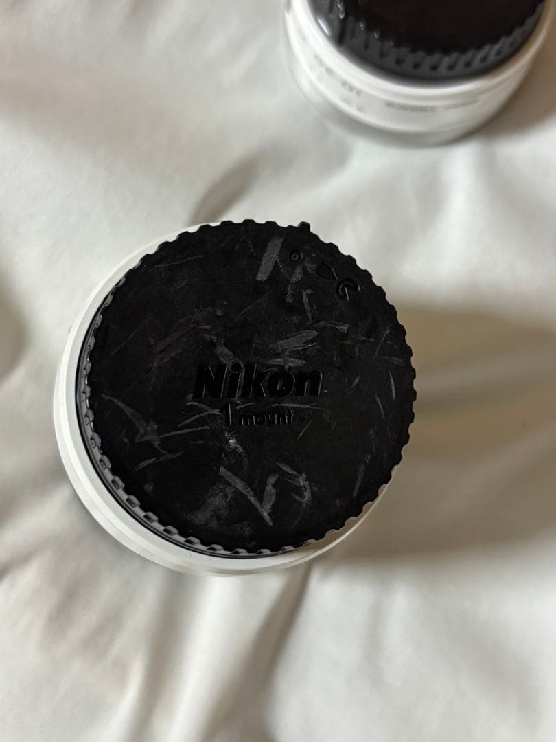 Nikon1 J4 ダブルズームキット　ホワイト 単焦点レンズ付き