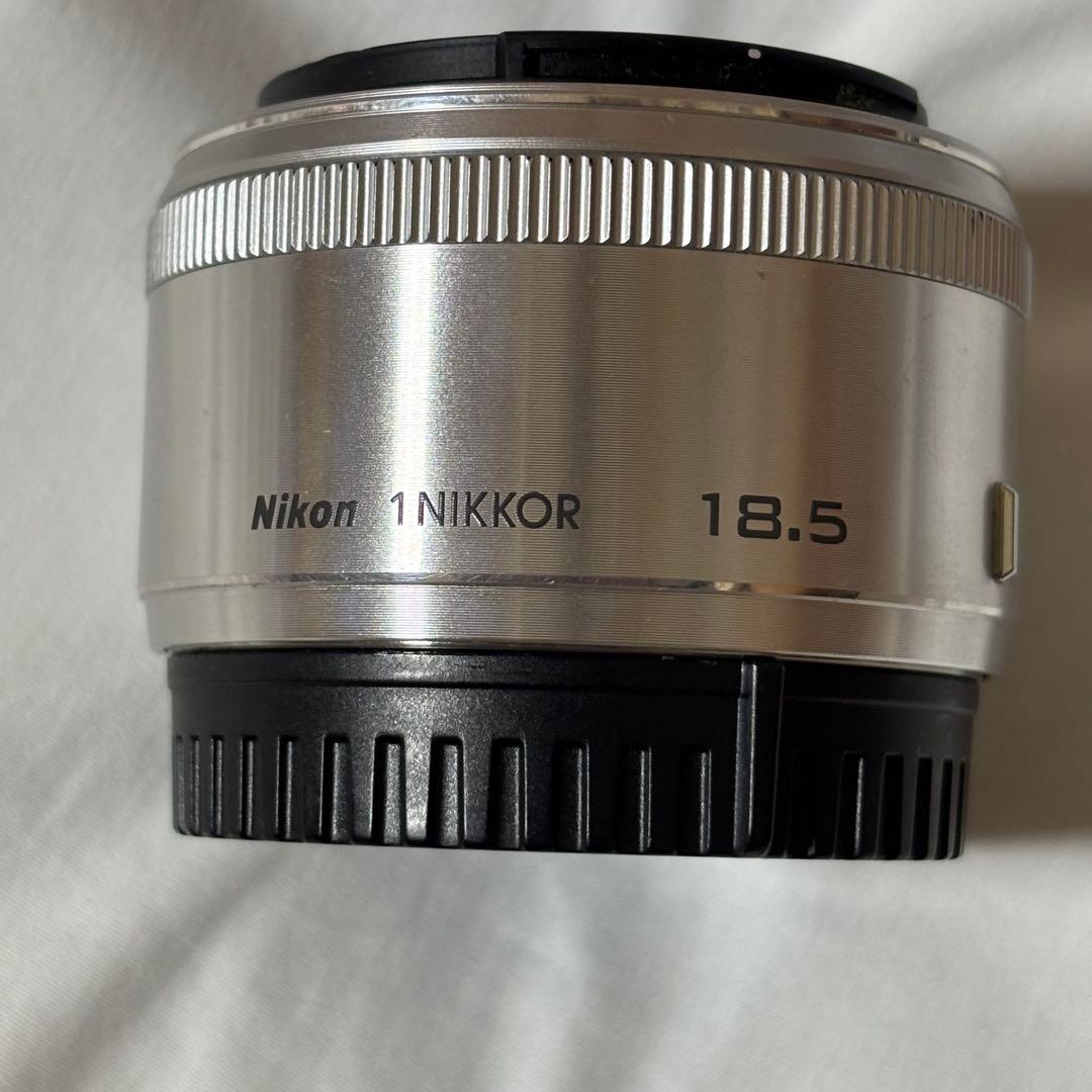 Nikon1 J4 ダブルズームキット　ホワイト 単焦点レンズ付き