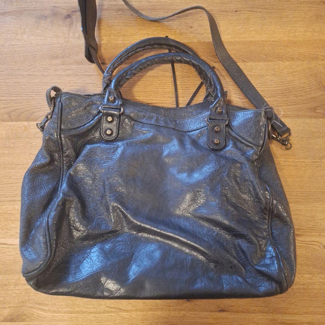 バレンシアガ ショルダーバッグ