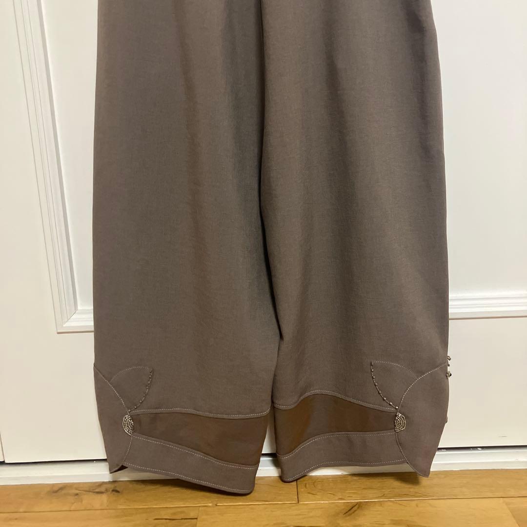 アルベロベロ　⭐️ 裾がブタさんのお顔のサルエルパンツ