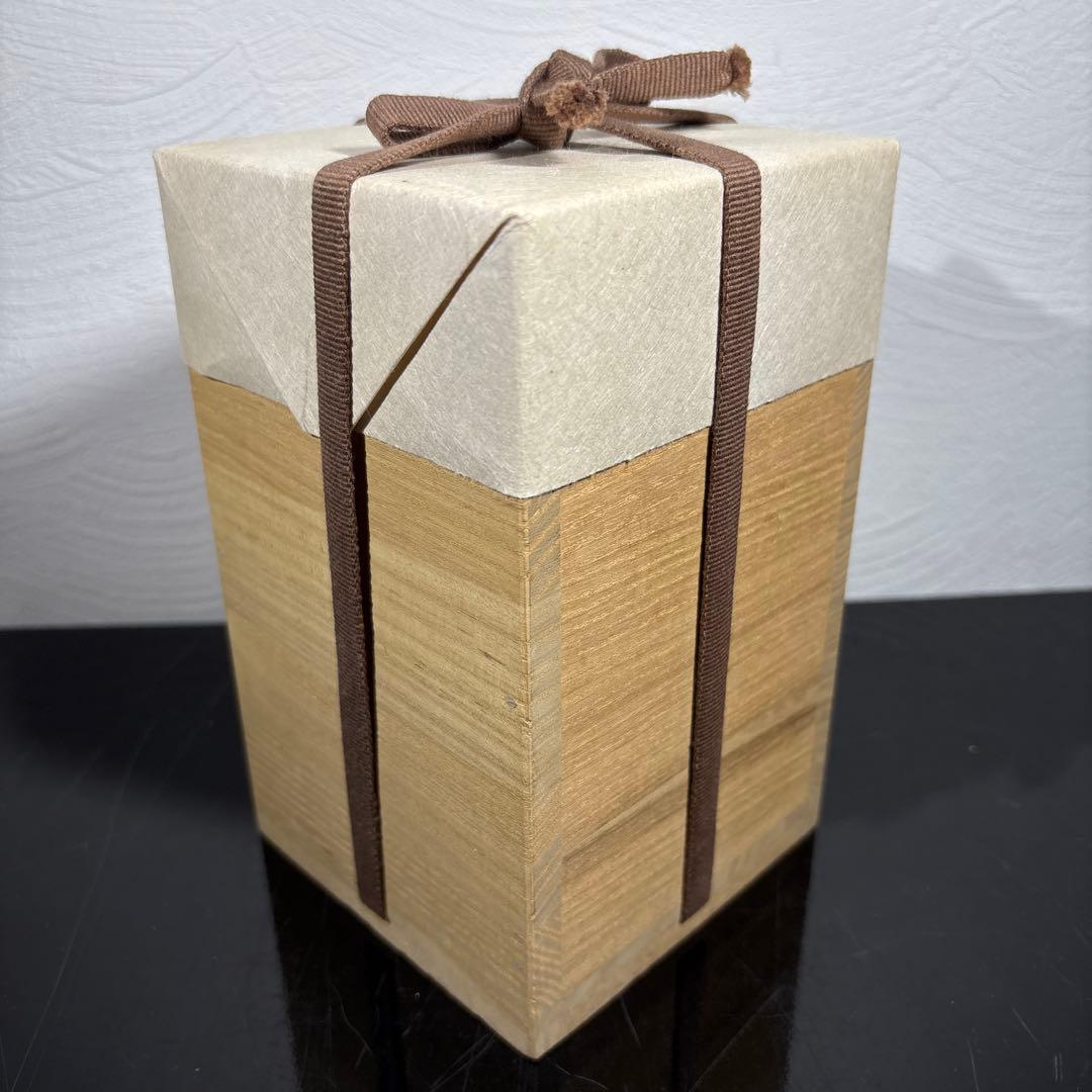 真作　隠崎隆一　三つ足備前徳利　高さ約13.5センチ