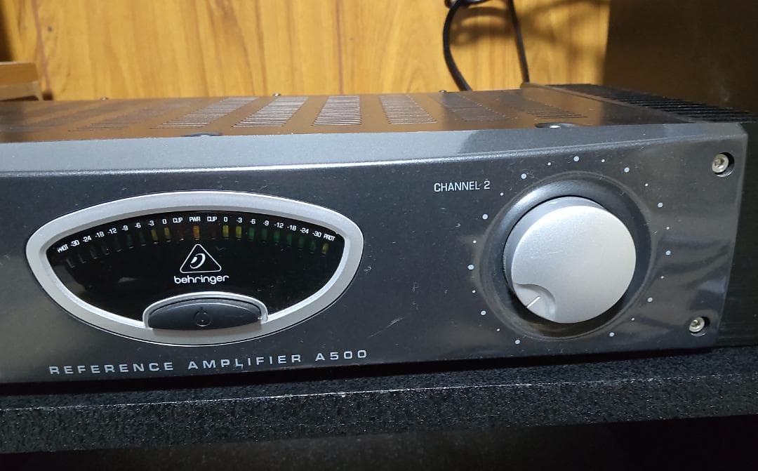 Behringer A500 パワーアンプ