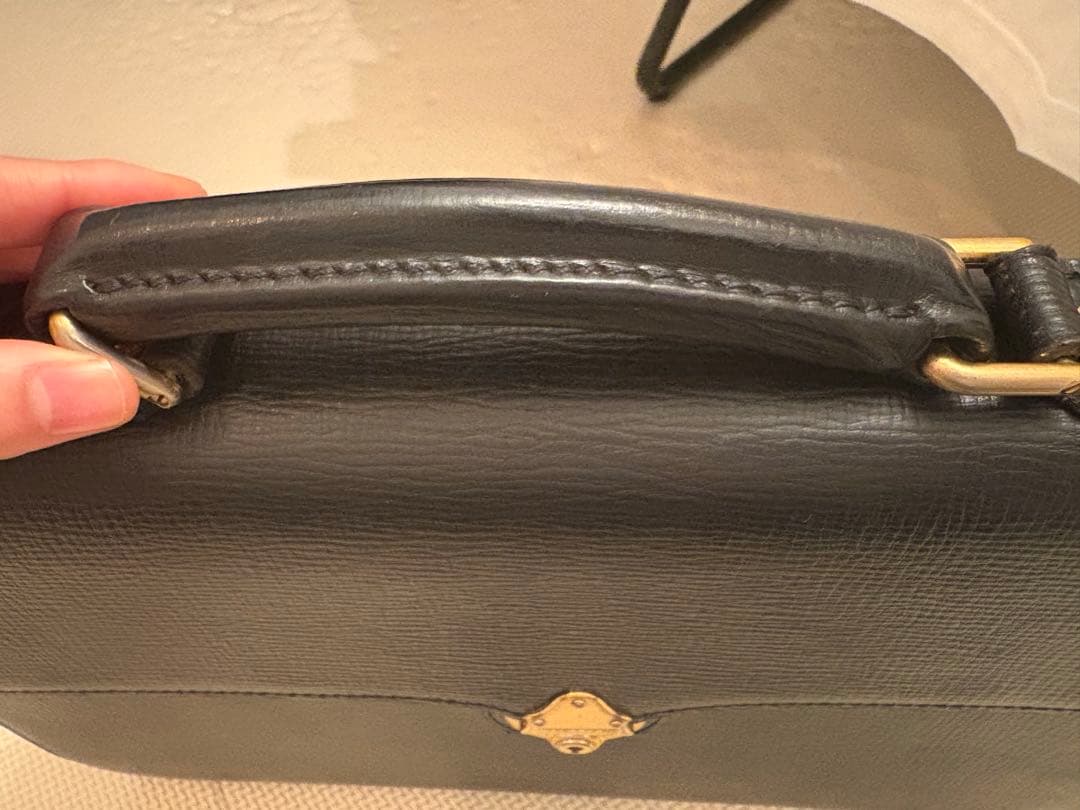 BURBERRY 本革 ブリーフケース 黒 書類バッグ 鍵なし