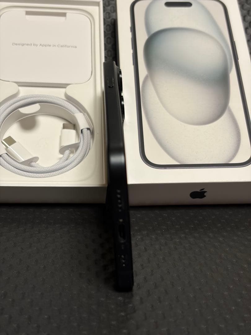 美品 最大容量90% Apple iPhone 15 ブラック 本体 128GB