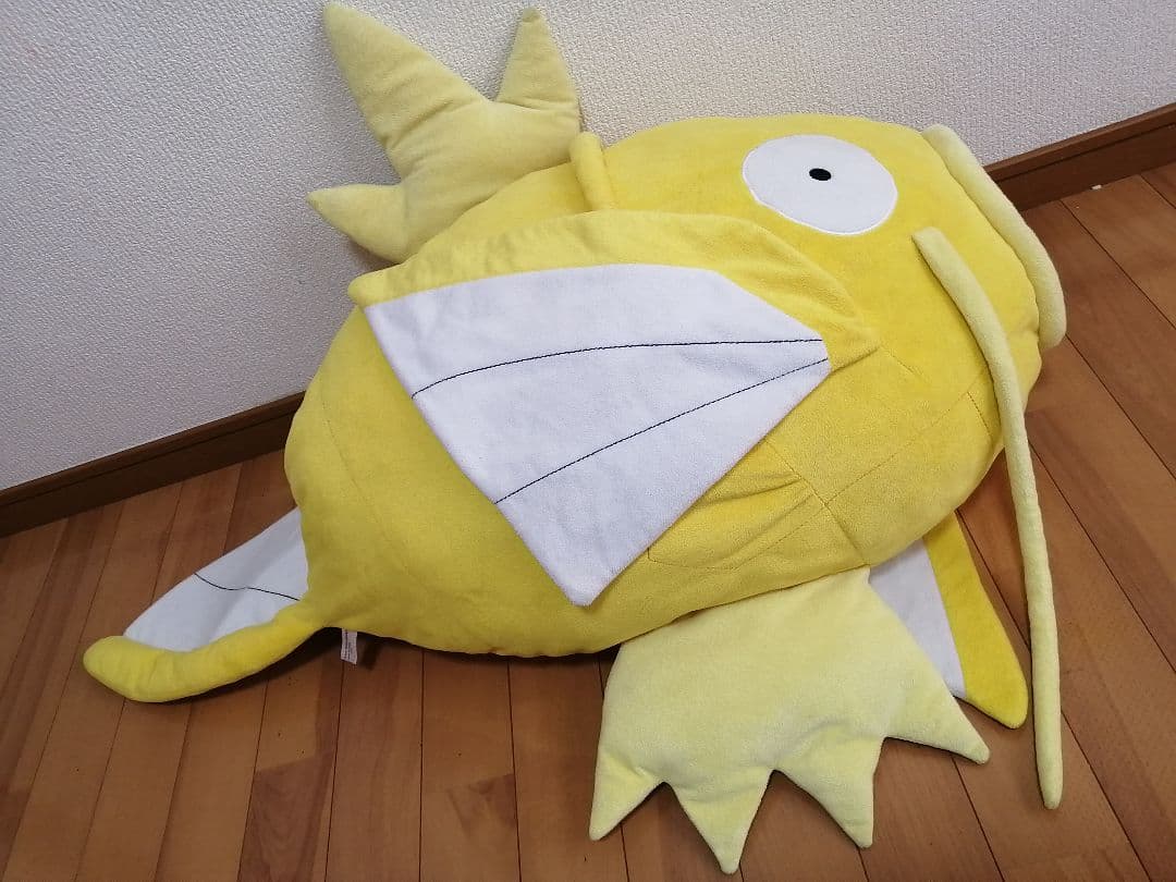 ポケモンセンター コイキング ぬいぐるみ 色違い 金 等身大