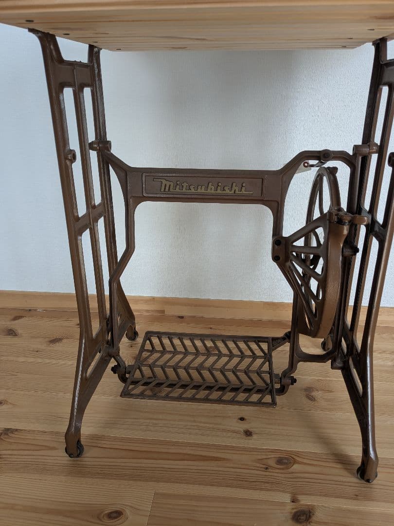 足踏みミシン　アンティーク　MITSUBISHI製