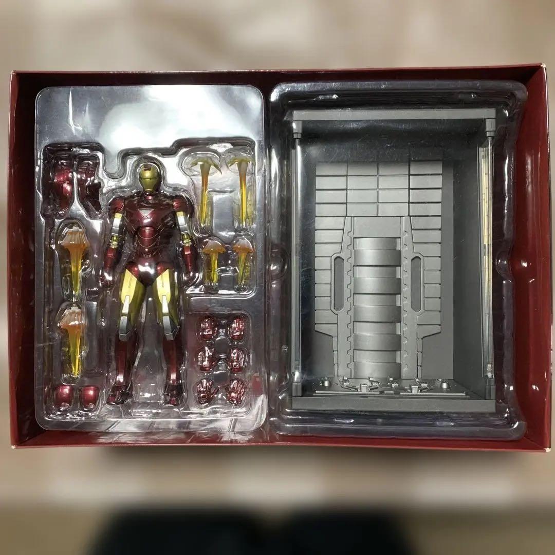 アイアンマン　マーク6 箱1部欠品、KUBRICK マーク6セット