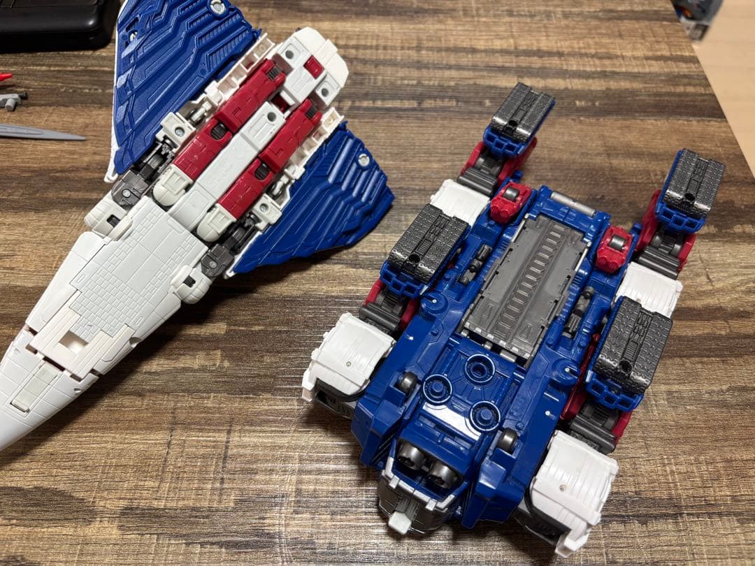 トランスフォーマーアースライズ スカイリンクス 箱無し欠品あり