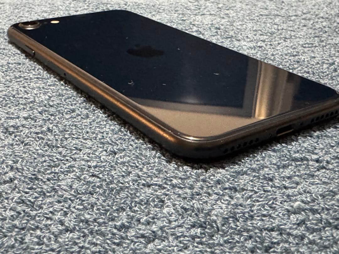 8806 Apple iPhone SE第3世代 ブラック