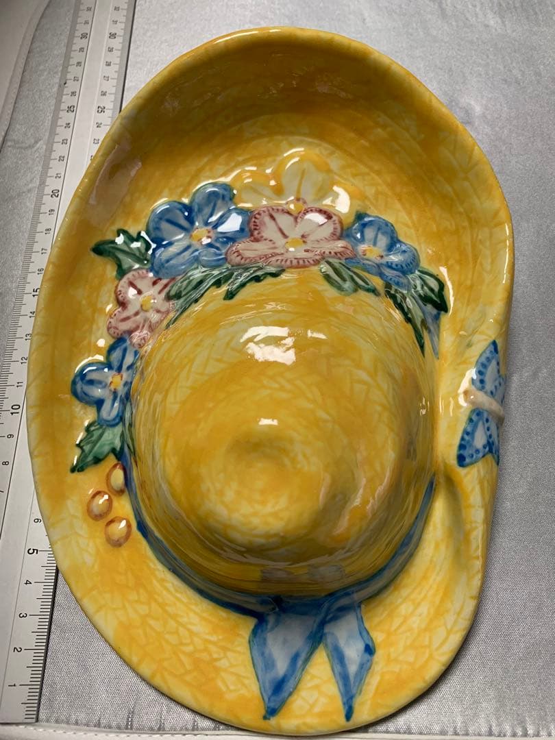 ベルモード帽子店記念品壁掛け花瓶1994