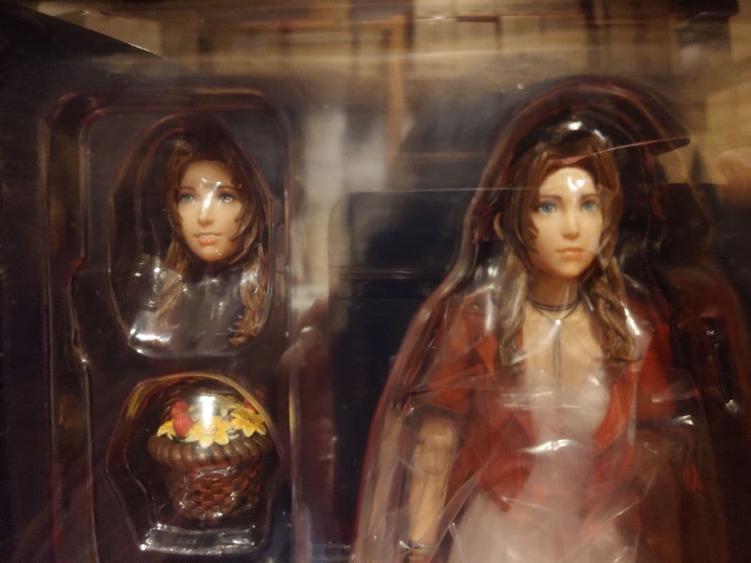 ファイナルファンタジーVII リバース　PLAYARTS改 エアリス