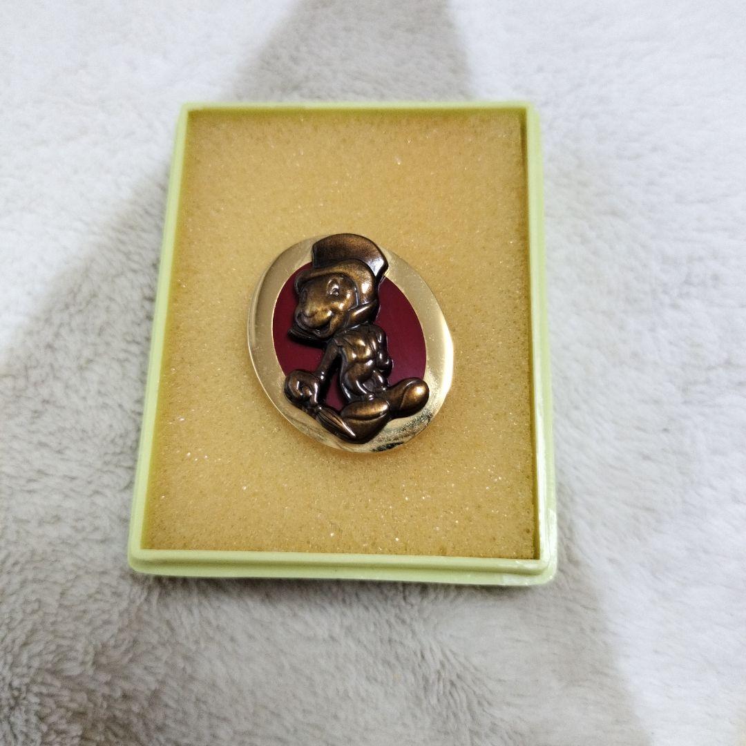 ディズニー　キャスト　トレーナーピン　ジミニークリケット