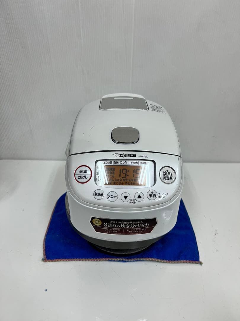象印 圧力IH炊飯ジャー NP-RN05（0.5合〜3合）ホワイト 2023年齢