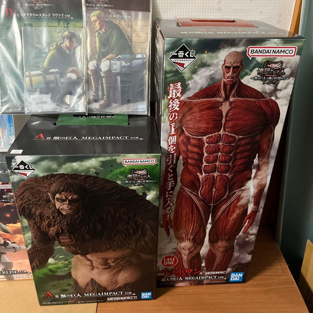 進撃の巨人　一番くじ　セット　獣の巨人　超大型巨人