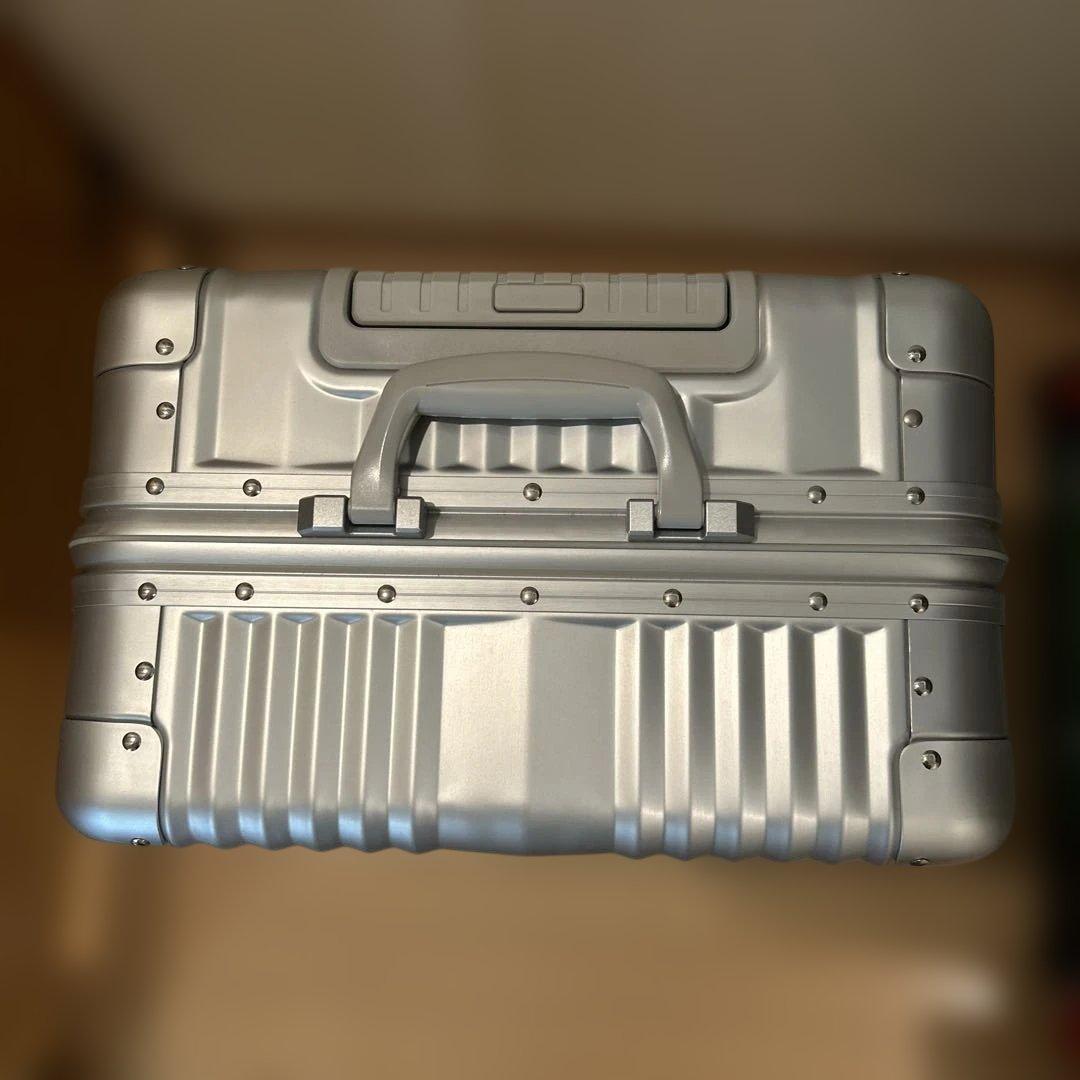 【新品・未使用】【非売品】メルセデスベンツシルバースーツケース65Ｌ