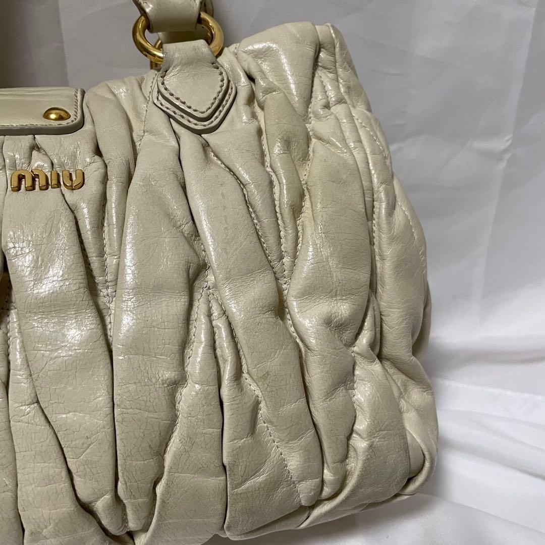 ■極美品■ MIUMIU ハンドバッグ　マテラッセル　白　ギャザー