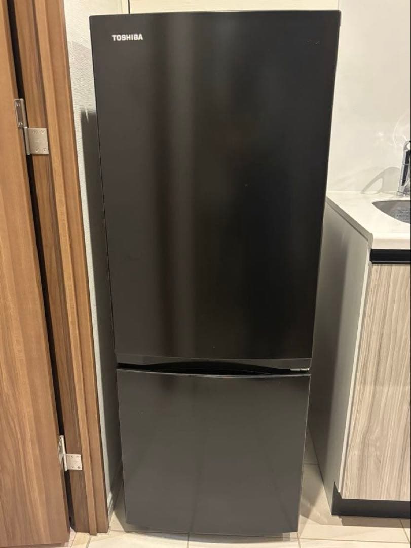 東芝(TOSHIBA) 冷蔵庫153L GR-U15BS 2ドア　右開きブラック