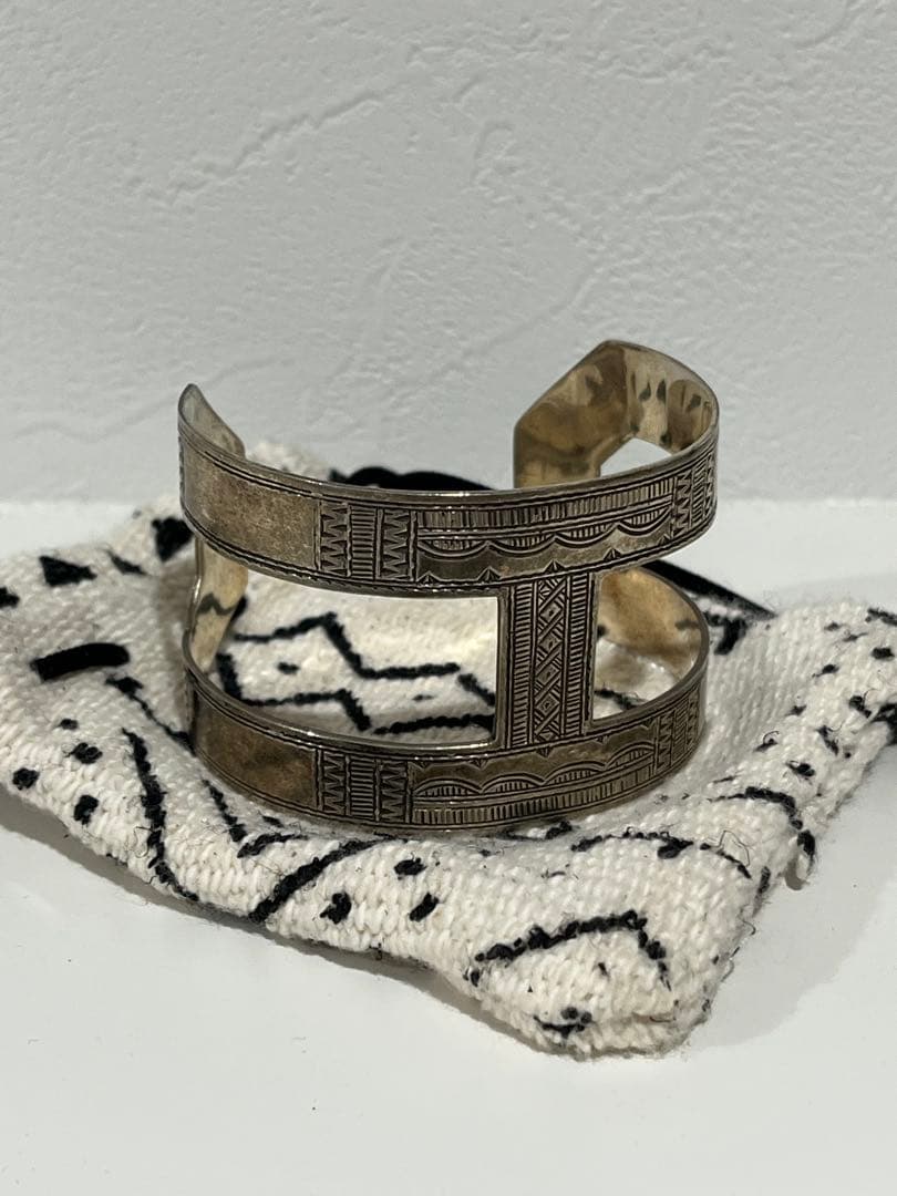 トゥアレグ　ジュエリー　シルバー　H型