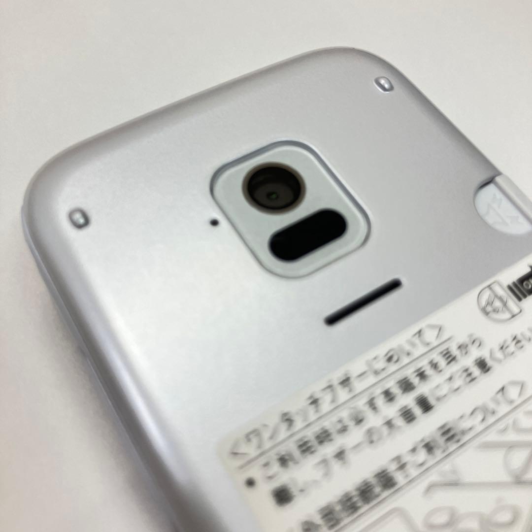 ホワイトdocomo らくらくホン ガラケー F-01M