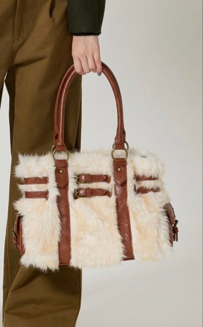 TINA：JOJU ヴィンテージライクフェイクファーバッグ