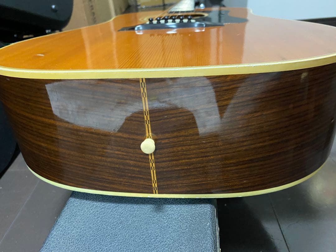 アコースティックギター　guild