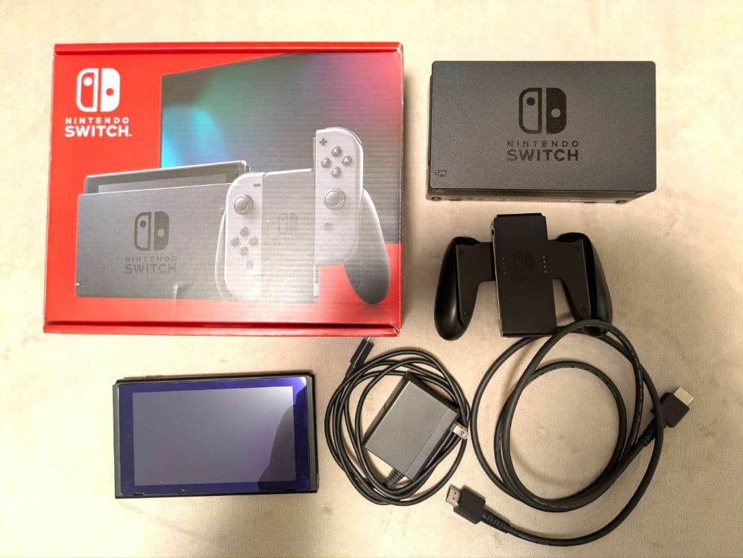 Nintendo Switch 本体 (Joy-Con無し)+ その他付属品
