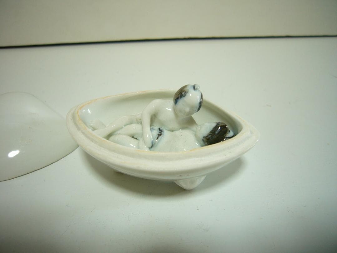 香合 貝合せ 春画 磁器 色絵 枕絵 隠し春画