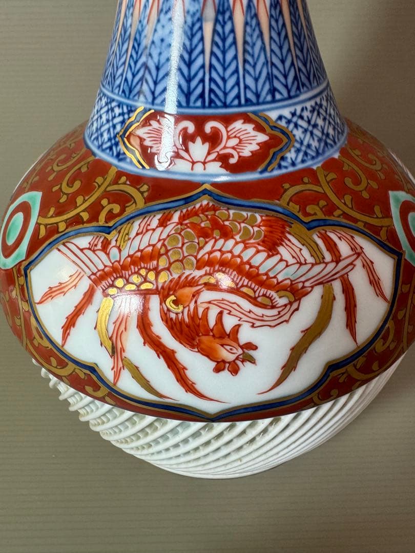 2721 有田焼　桃司作　金襴手　鳳凰　透かし網目　花瓶