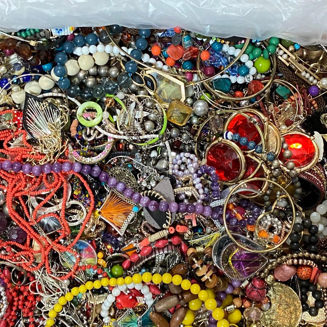 大量まとめ売り　ジャンク　未選別　アクセサリー色々⑤　約11.7㎏　ネックレス他