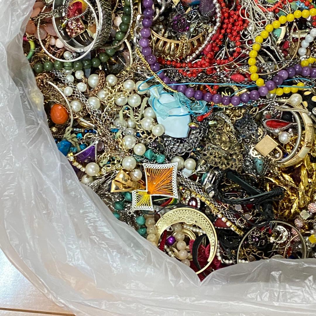 大量まとめ売り　ジャンク　未選別　アクセサリー色々⑤　約11.7㎏　ネックレス他