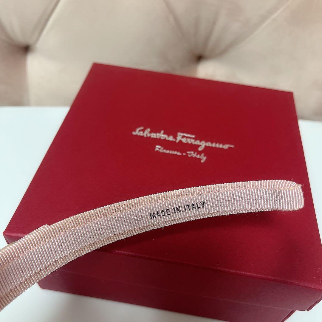 フェラガモ　カチューシャ