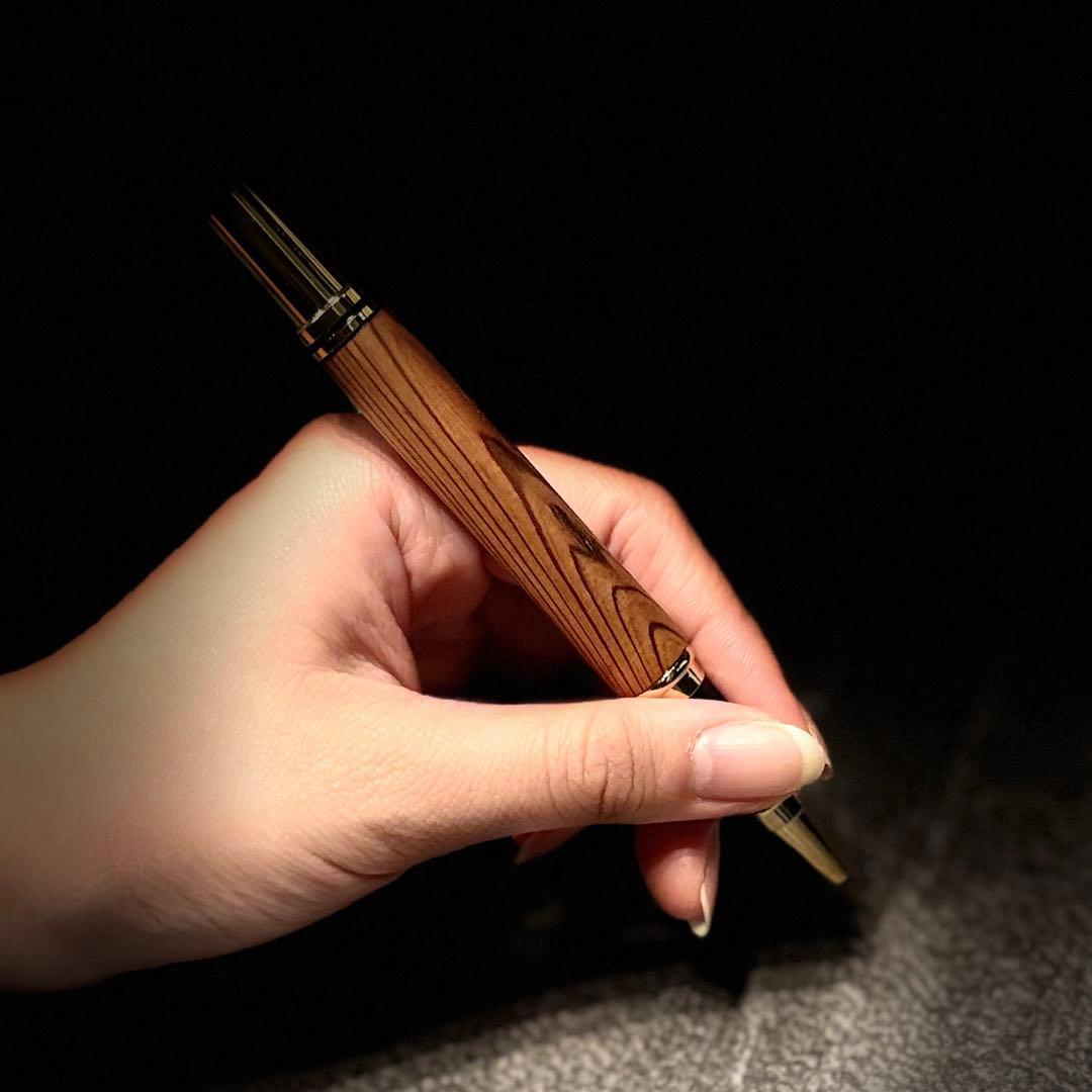 屋久杉（瘤.コブ）超貴重ボールペン。