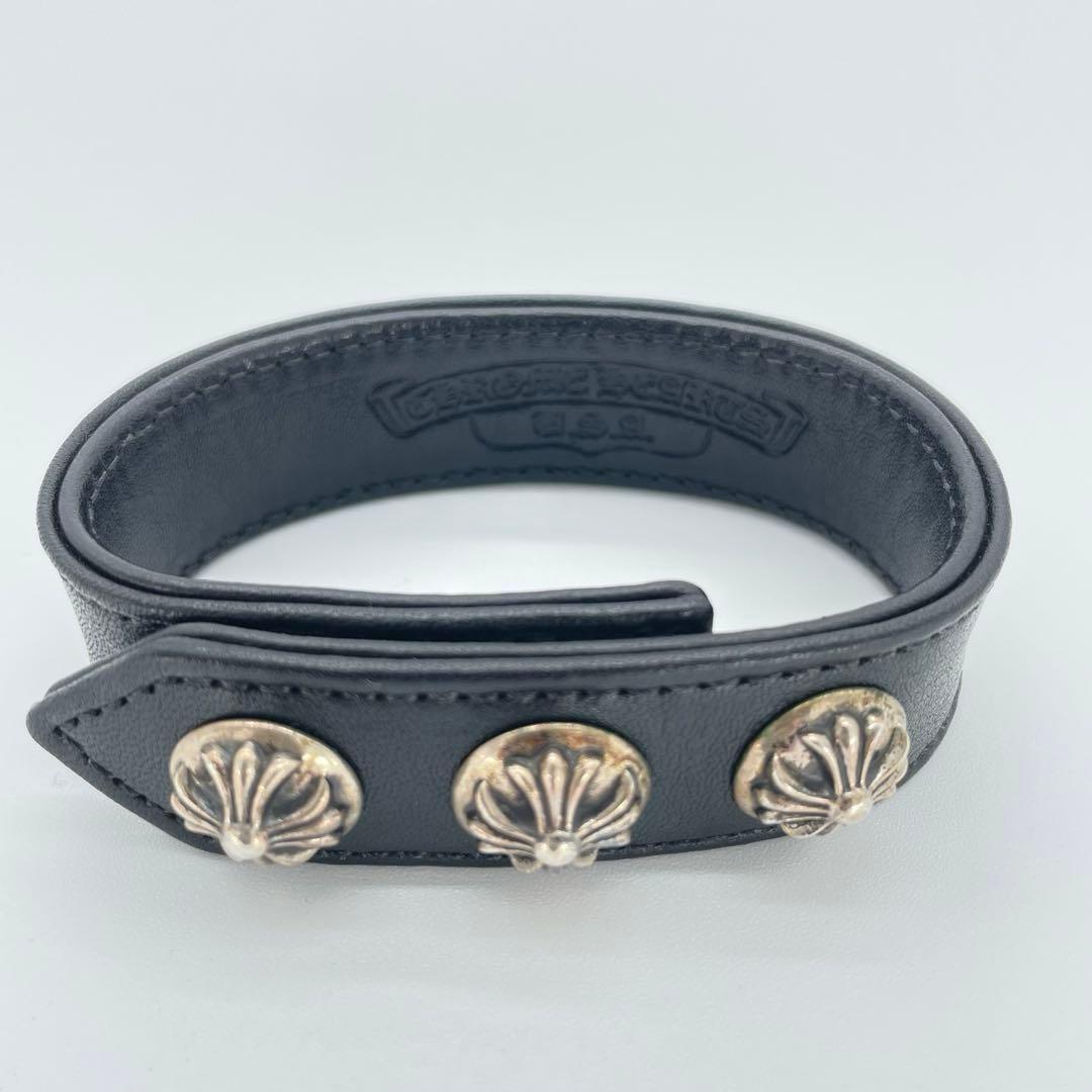 Chrome Hearts　レザーブレスレットクロス 3ボタン 2スナップ