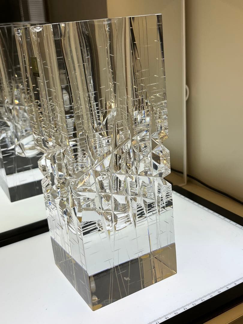 HOYA クリスタル　佐々木文夫　花瓶　フラワーベース　　最高級　貴重　中古品