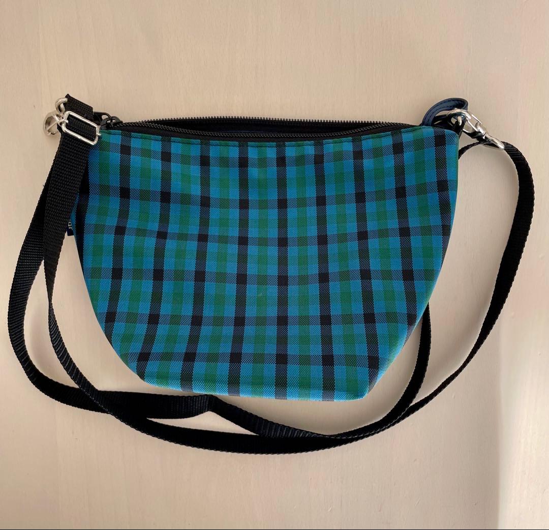 ファミリア 舟形ポシェット familiar 美品