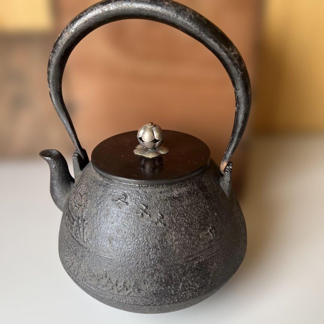 三越製　鉄瓶　近江八景図