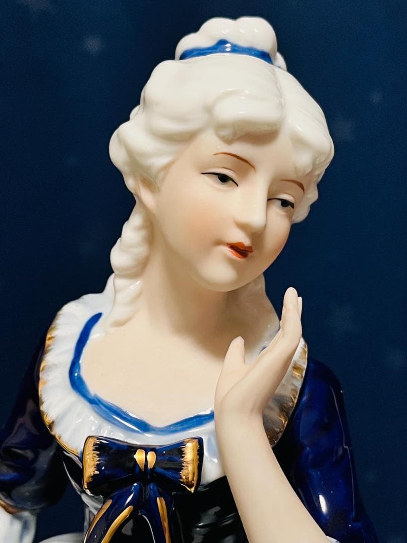 KPM ベルリン 陶磁器 ドイツアンティーク・西洋磁器 花カゴを持つ女の子 置物