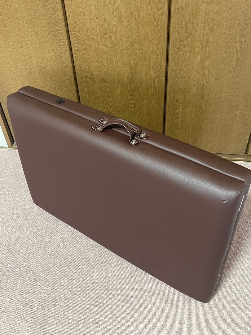 折りたたみマッサージベッド ダークブラウン