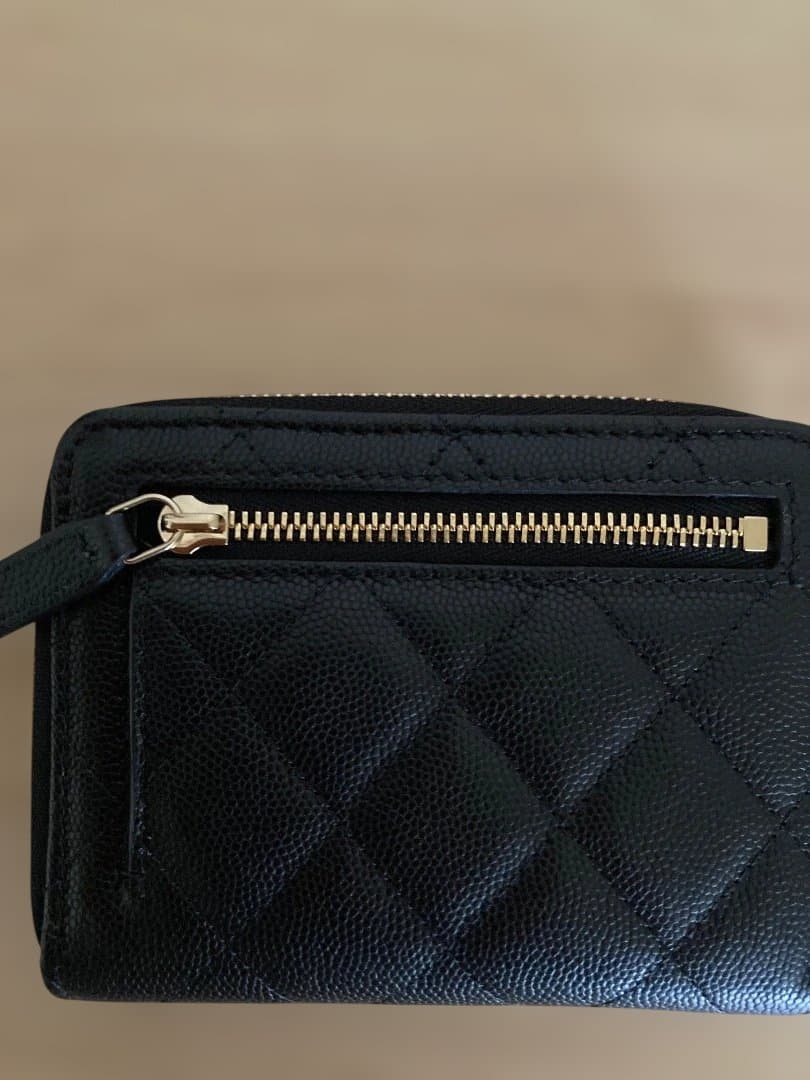 CHANEL ブラック 二つ折り財布　未使用❣️