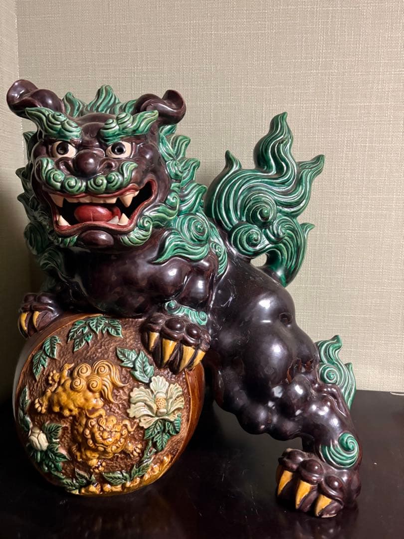 九谷焼　色絵玉乗り獅子　糠川清章造　サインあり 縁起物置物　魔除　骨董品